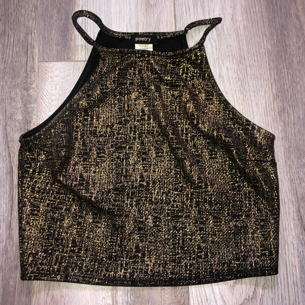 CROP TOP